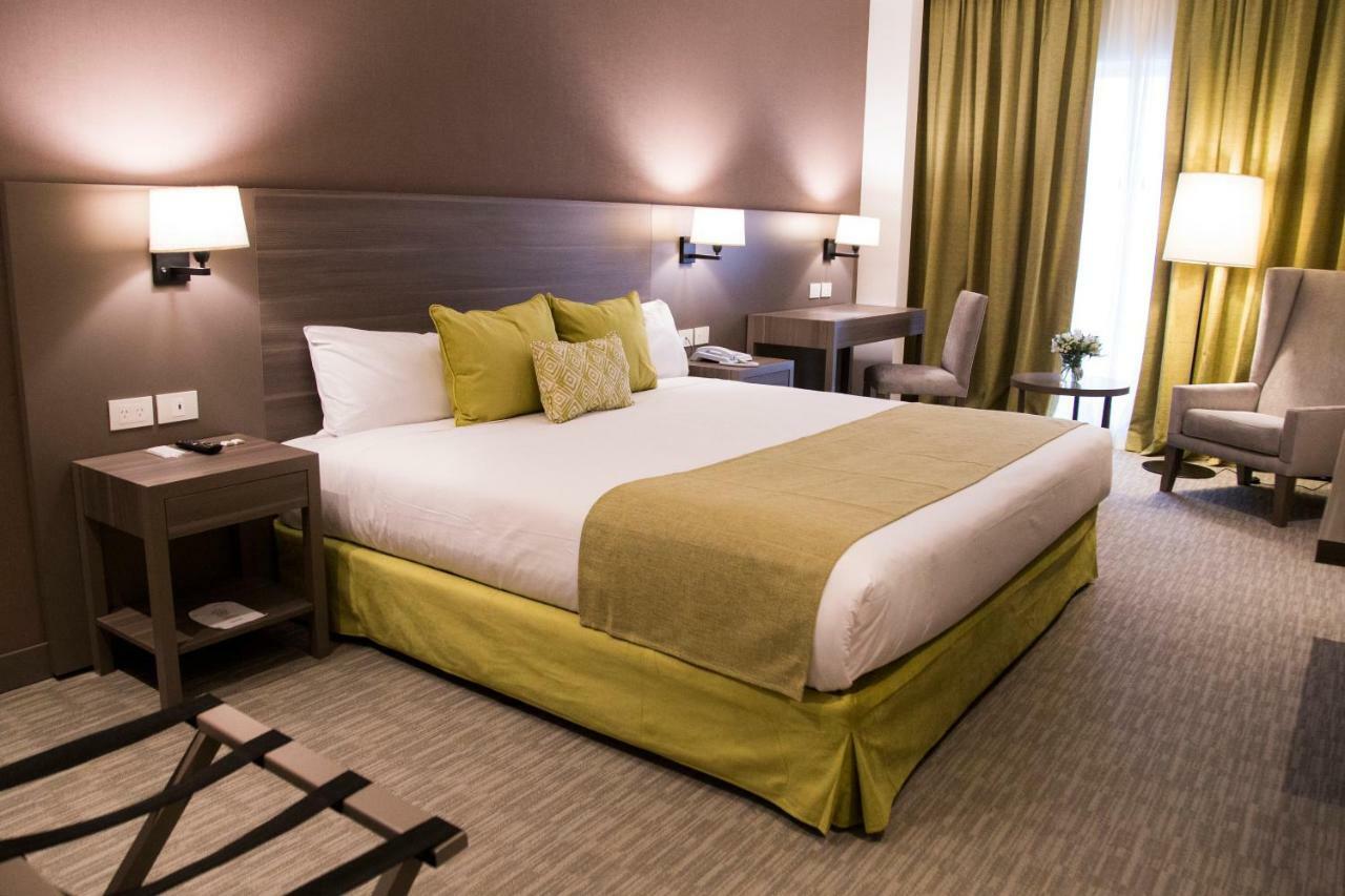 Hotel Land Plaza ラプラタ エクステリア 写真