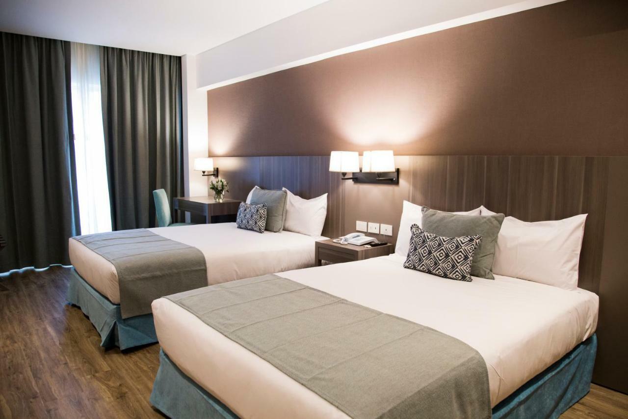 Hotel Land Plaza ラプラタ エクステリア 写真